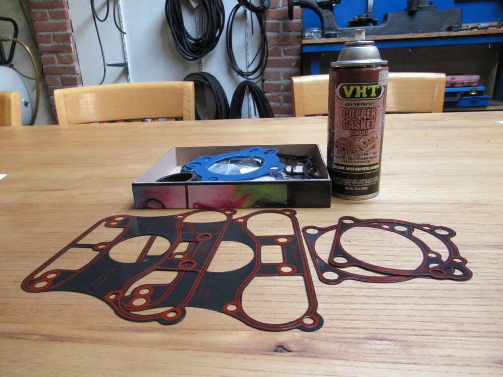 De metal/silicone pakkingset van de firma James Gaskets